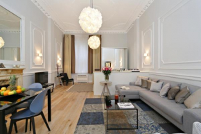 Queensgate Court, London